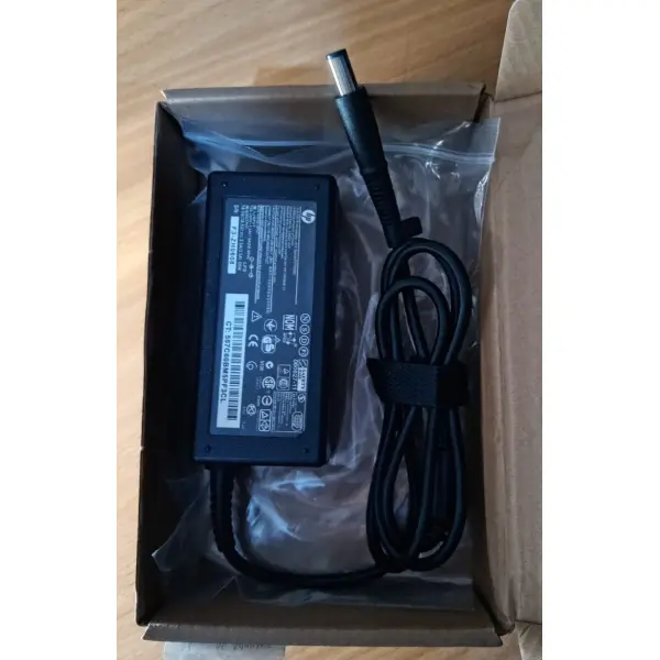 HP 65W laptop AC Power Adapter