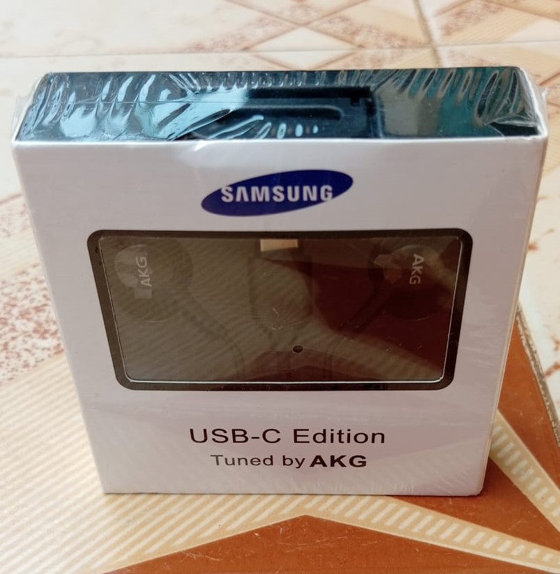 Samsung AKG USB-C Earphones.